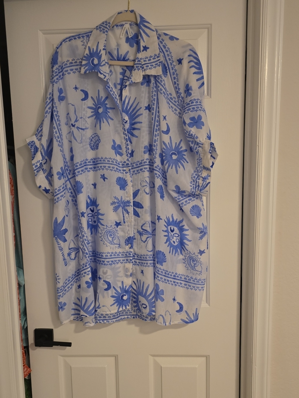 Live 4 Truth Blue & White Sun-Print Button Front Camisole